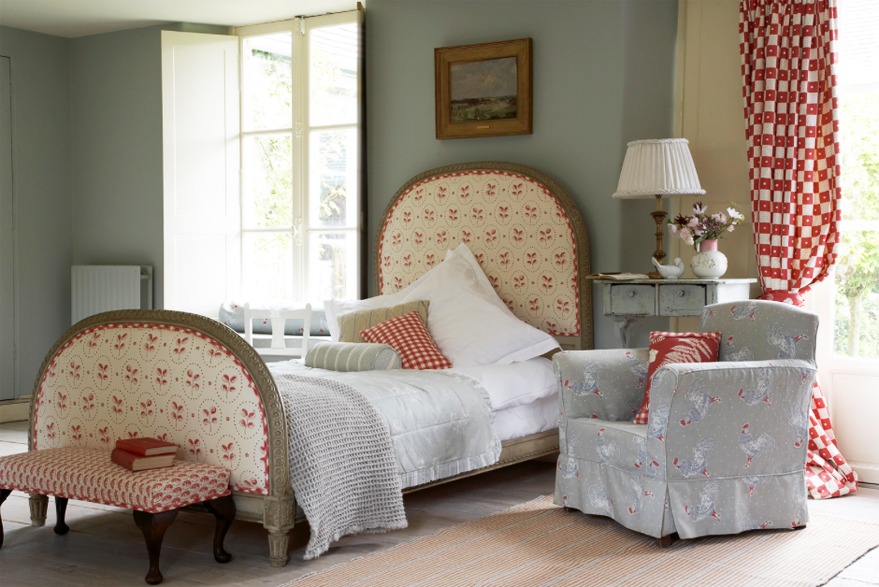 Vanessa Arbuthnott uses organic cotton and linen fabrics Vanessa Arbuthnott uses organic cotton and linen fabrics