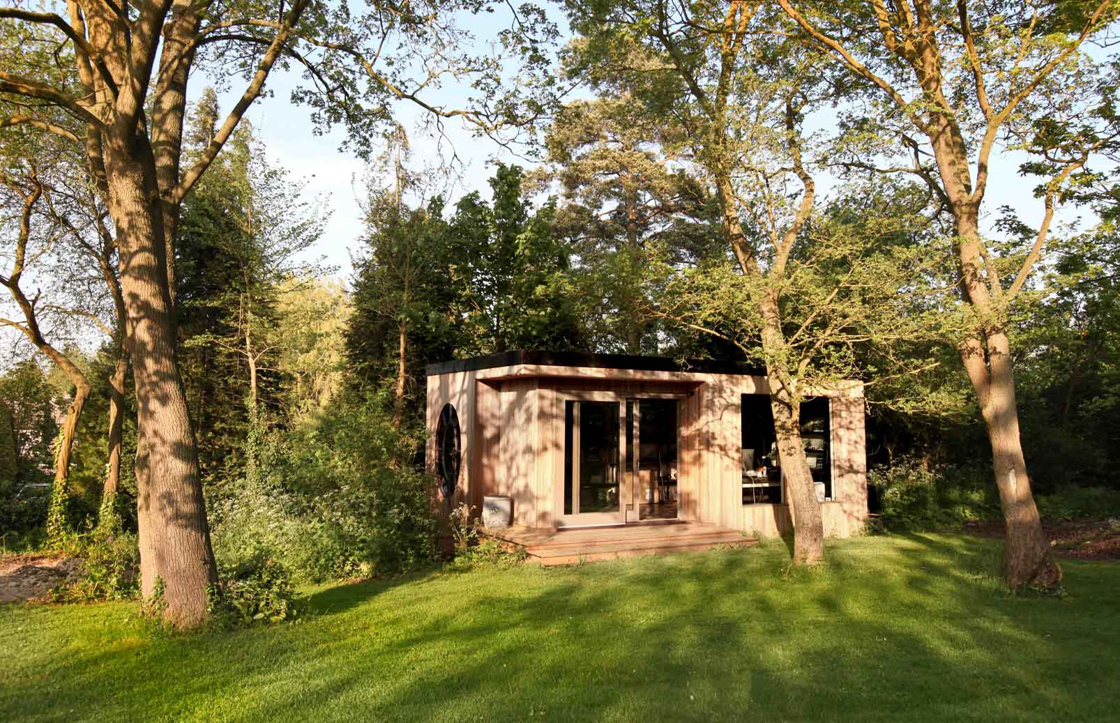 Find a builder who can help you build an interesting garden room Find a builder who can help you build an interesting garden room